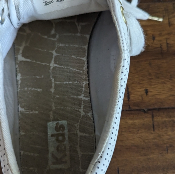Size 9 women's Kickstart white  perforated leather Keds. Very good condition. - Picture 6 of 7